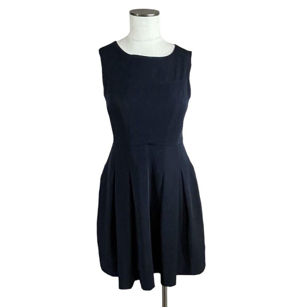 Shoshanna Dress Women’s Size 6 Navy Blue Classic Sleeveless Pleated Stretch